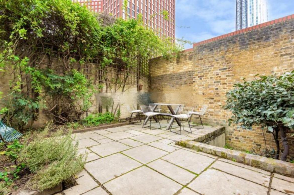 Shared Guest House 5 Mins Walk From Vauxhall And Nine Elms Station With Off-Site Parking Near Us Embassy London Eksteriør billede