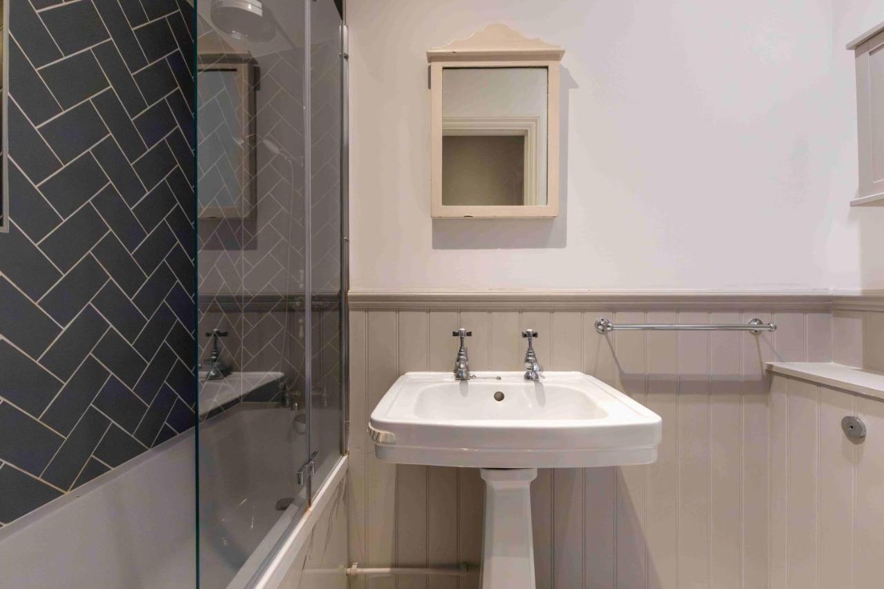 Shared Guest House 5 Mins Walk From Vauxhall And Nine Elms Station With Off-Site Parking Near Us Embassy London Eksteriør billede